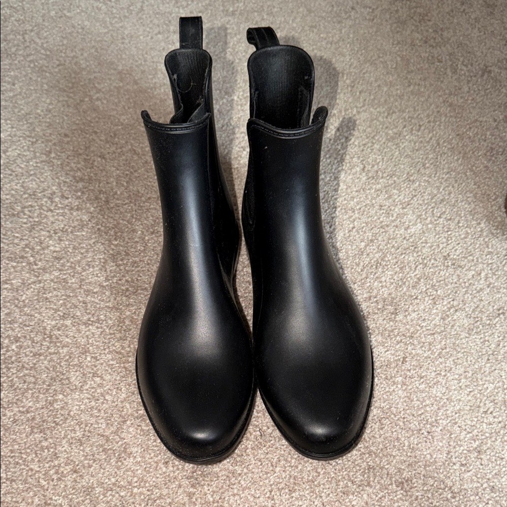 Amazon Classic Black Ankle Boots